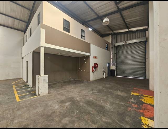 340M² WAREHOUSE FOR SALE IN ANDERBOLT
